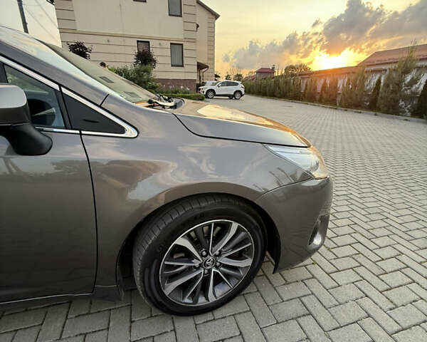 Серый Тойота Авенсис, объемом двигателя 2 л и пробегом 178 тыс. км за 14400 $, фото 5 на Automoto.ua