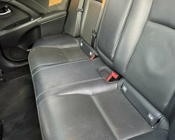 Серый Тойота Авенсис, объемом двигателя 2 л и пробегом 178 тыс. км за 14400 $, фото 13 на Automoto.ua