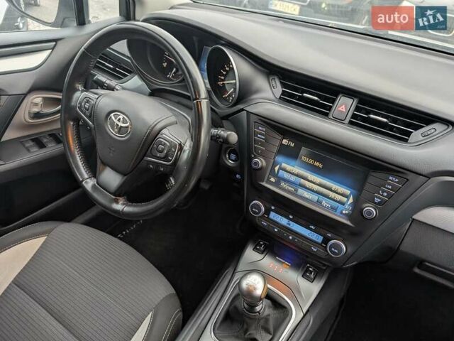 Серый Тойота Авенсис, объемом двигателя 2 л и пробегом 241 тыс. км за 13750 $, фото 46 на Automoto.ua