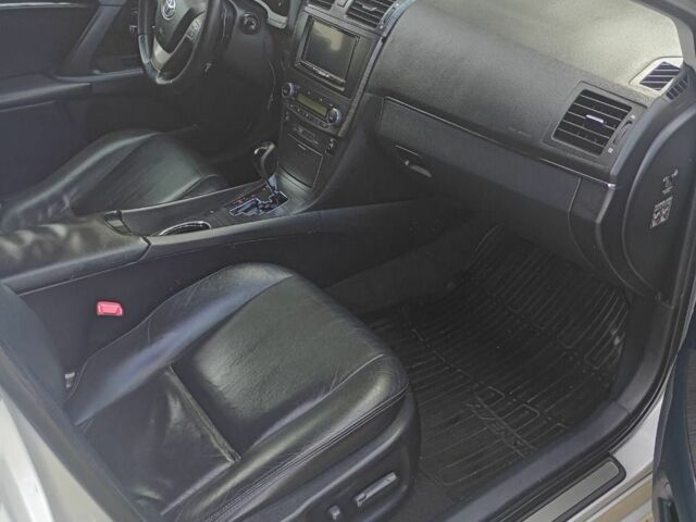 Сірий Тойота Авенсіс, об'ємом двигуна 2.2 л та пробігом 257 тис. км за 9771 $, фото 5 на Automoto.ua