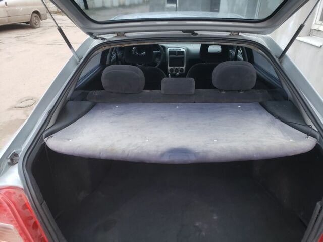 Серый Тойота Авенсис, объемом двигателя 2 л и пробегом 264 тыс. км за 2750 $, фото 3 на Automoto.ua