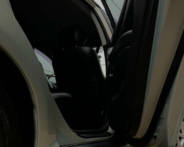 Сірий Тойота Авенсіс, об'ємом двигуна 1.79 л та пробігом 230 тис. км за 6200 $, фото 9 на Automoto.ua