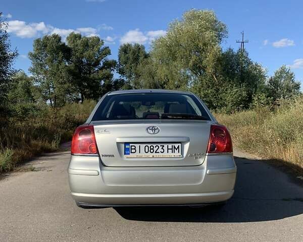 Серый Тойота Авенсис, объемом двигателя 2 л и пробегом 322 тыс. км за 5500 $, фото 3 на Automoto.ua