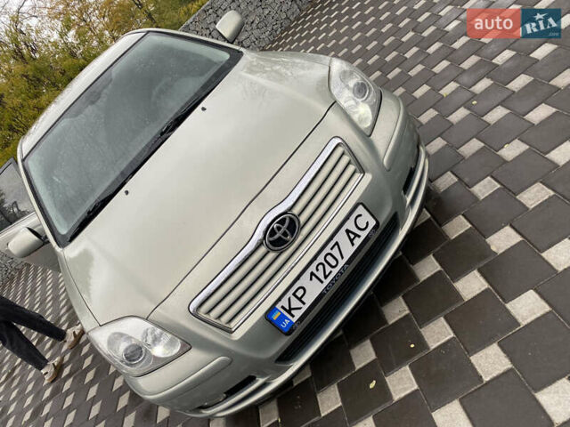 Серый Тойота Авенсис, объемом двигателя 1.99 л и пробегом 236 тыс. км за 5300 $, фото 3 на Automoto.ua