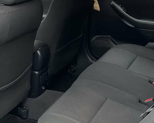 Сірий Тойота Авенсіс, об'ємом двигуна 1.79 л та пробігом 248 тис. км за 5650 $, фото 26 на Automoto.ua