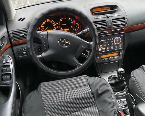 Серый Тойота Авенсис, объемом двигателя 1.99 л и пробегом 236 тыс. км за 5300 $, фото 10 на Automoto.ua