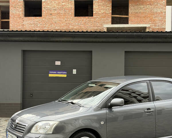 Сірий Тойота Авенсіс, об'ємом двигуна 1.79 л та пробігом 248 тис. км за 5650 $, фото 2 на Automoto.ua