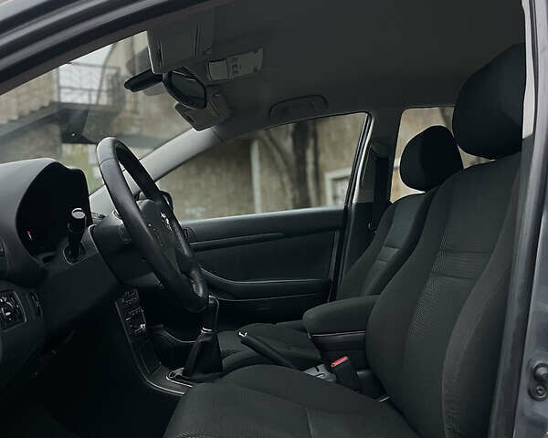 Сірий Тойота Авенсіс, об'ємом двигуна 1.79 л та пробігом 248 тис. км за 5650 $, фото 25 на Automoto.ua