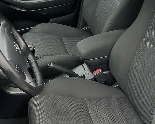 Сірий Тойота Авенсіс, об'ємом двигуна 1.79 л та пробігом 248 тис. км за 5650 $, фото 24 на Automoto.ua