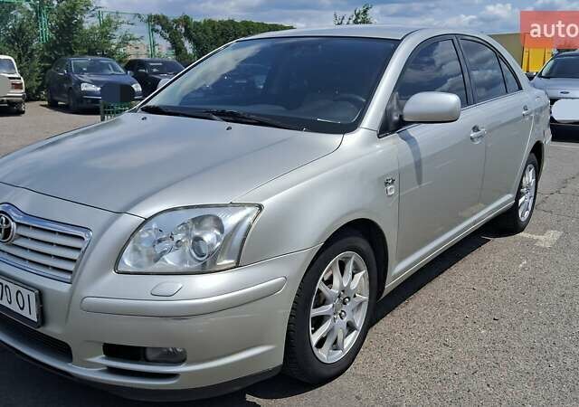 Серый Тойота Авенсис, объемом двигателя 2 л и пробегом 250 тыс. км за 5100 $, фото 5 на Automoto.ua