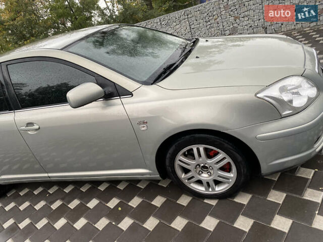 Серый Тойота Авенсис, объемом двигателя 1.99 л и пробегом 236 тыс. км за 5300 $, фото 2 на Automoto.ua