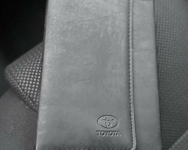 Сірий Тойота Авенсіс, об'ємом двигуна 1.79 л та пробігом 248 тис. км за 5650 $, фото 34 на Automoto.ua