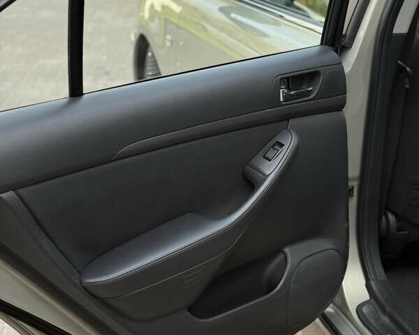 Серый Тойота Авенсис, объемом двигателя 2 л и пробегом 250 тыс. км за 5899 $, фото 24 на Automoto.ua