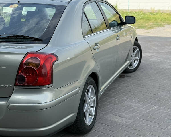 Серый Тойота Авенсис, объемом двигателя 2 л и пробегом 250 тыс. км за 5899 $, фото 9 на Automoto.ua