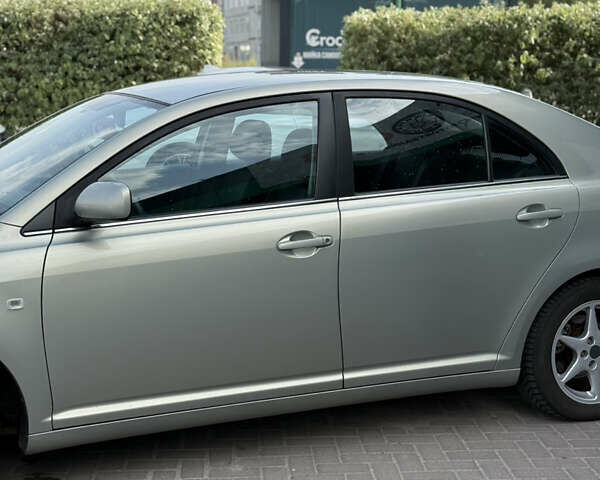 Серый Тойота Авенсис, объемом двигателя 2 л и пробегом 250 тыс. км за 5899 $, фото 3 на Automoto.ua