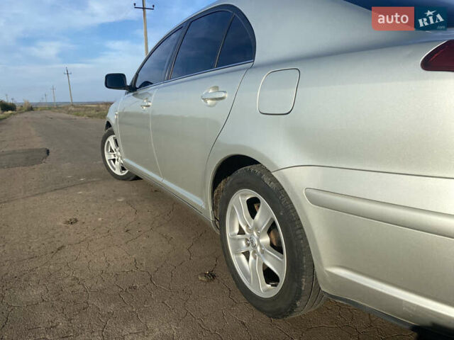 Сірий Тойота Авенсіс, об'ємом двигуна 2.2 л та пробігом 330 тис. км за 5600 $, фото 8 на Automoto.ua