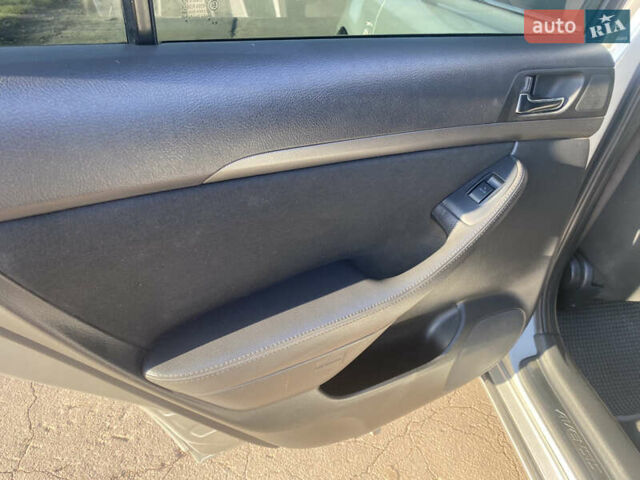 Сірий Тойота Авенсіс, об'ємом двигуна 2.2 л та пробігом 330 тис. км за 5600 $, фото 36 на Automoto.ua