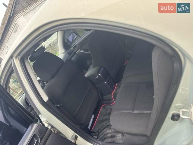 Серый Тойота Авенсис, объемом двигателя 2.23 л и пробегом 200 тыс. км за 6000 $, фото 1 на Automoto.ua