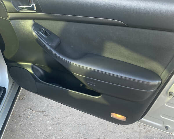 Сірий Тойота Авенсіс, об'ємом двигуна 2.2 л та пробігом 330 тис. км за 5600 $, фото 42 на Automoto.ua