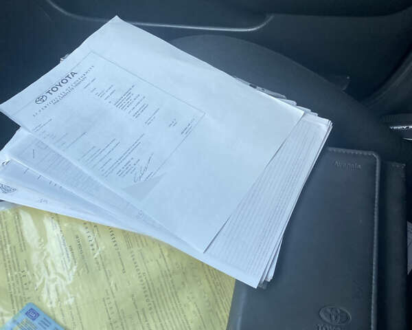 Сірий Тойота Авенсіс, об'ємом двигуна 2.2 л та пробігом 330 тис. км за 5600 $, фото 52 на Automoto.ua