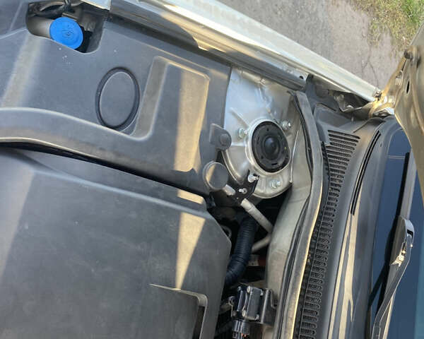 Сірий Тойота Авенсіс, об'ємом двигуна 2.2 л та пробігом 330 тис. км за 5600 $, фото 53 на Automoto.ua