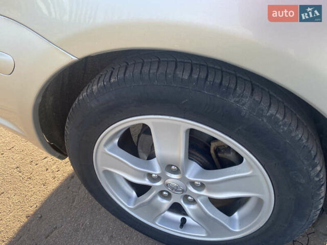 Сірий Тойота Авенсіс, об'ємом двигуна 2.2 л та пробігом 330 тис. км за 5600 $, фото 16 на Automoto.ua