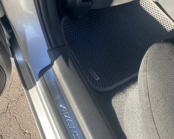 Сірий Тойота Авенсіс, об'ємом двигуна 2.2 л та пробігом 330 тис. км за 5600 $, фото 39 на Automoto.ua