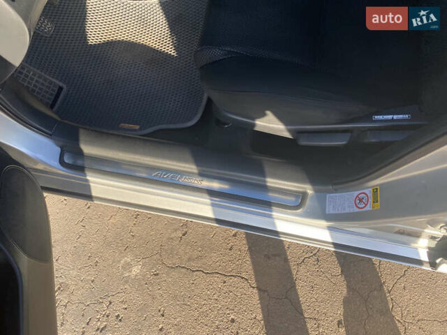 Сірий Тойота Авенсіс, об'ємом двигуна 2.2 л та пробігом 330 тис. км за 5600 $, фото 24 на Automoto.ua