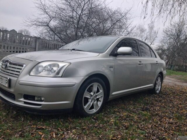 Серый Тойота Авенсис, объемом двигателя 2.2 л и пробегом 330 тыс. км за 6150 $, фото 1 на Automoto.ua