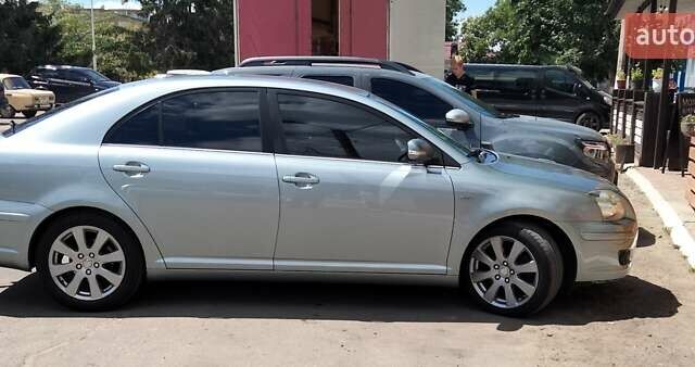 Сірий Тойота Авенсіс, об'ємом двигуна 2.2 л та пробігом 267 тис. км за 6450 $, фото 3 на Automoto.ua