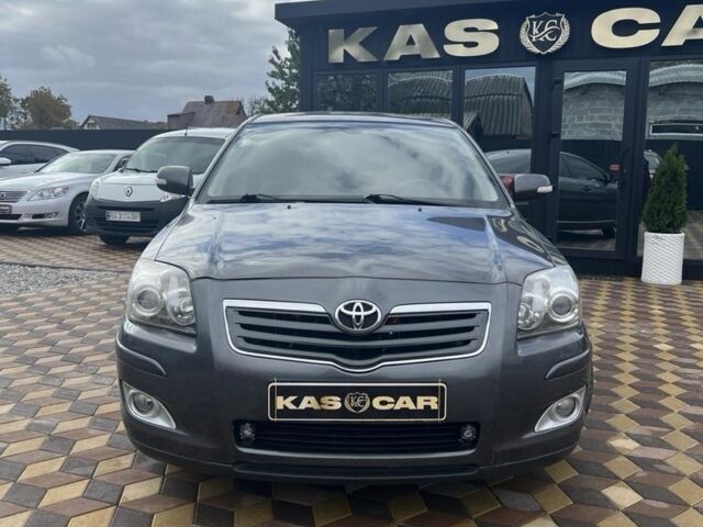 Серый Тойота Авенсис, объемом двигателя 2.2 л и пробегом 170 тыс. км за 6600 $, фото 1 на Automoto.ua