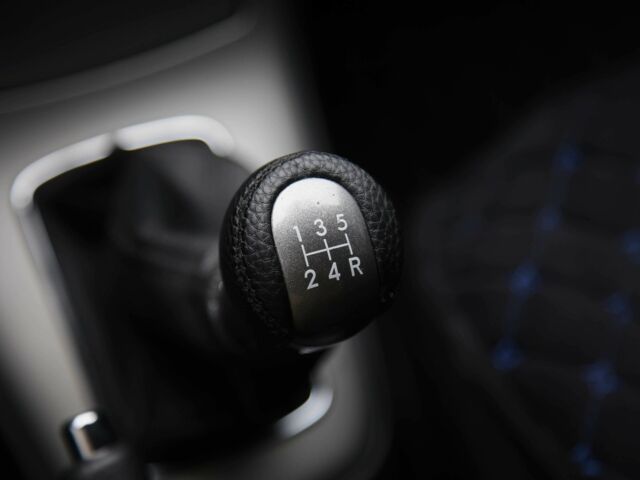 Сірий Тойота Авенсіс, об'ємом двигуна 1.8 л та пробігом 213 тис. км за 8000 $, фото 13 на Automoto.ua