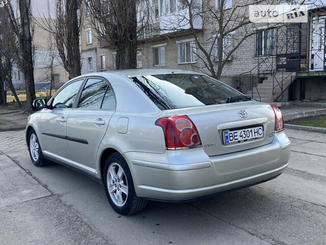 Серый Тойота Авенсис, объемом двигателя 2 л и пробегом 307 тыс. км за 6300 $, фото 2 на Automoto.ua