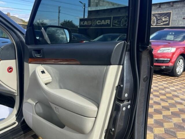 Серый Тойота Авенсис, объемом двигателя 2.2 л и пробегом 170 тыс. км за 6600 $, фото 12 на Automoto.ua