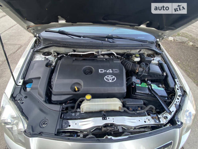 Серый Тойота Авенсис, объемом двигателя 2 л и пробегом 307 тыс. км за 5700 $, фото 13 на Automoto.ua