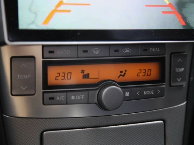 Сірий Тойота Авенсіс, об'ємом двигуна 1.8 л та пробігом 213 тис. км за 8000 $, фото 16 на Automoto.ua