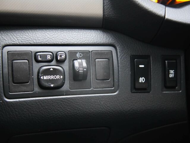 Сірий Тойота Авенсіс, об'ємом двигуна 1.8 л та пробігом 213 тис. км за 8000 $, фото 19 на Automoto.ua