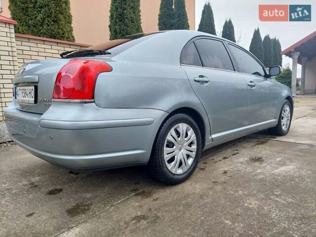 Сірий Тойота Авенсіс, об'ємом двигуна 2 л та пробігом 257 тис. км за 6500 $, фото 1 на Automoto.ua