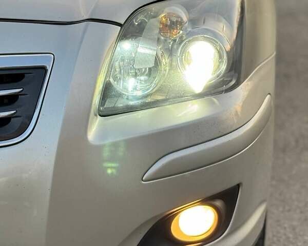 Серый Тойота Авенсис, объемом двигателя 2.23 л и пробегом 220 тыс. км за 8800 $, фото 7 на Automoto.ua