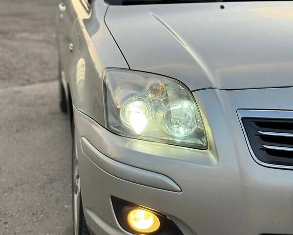 Серый Тойота Авенсис, объемом двигателя 2.23 л и пробегом 220 тыс. км за 8800 $, фото 8 на Automoto.ua