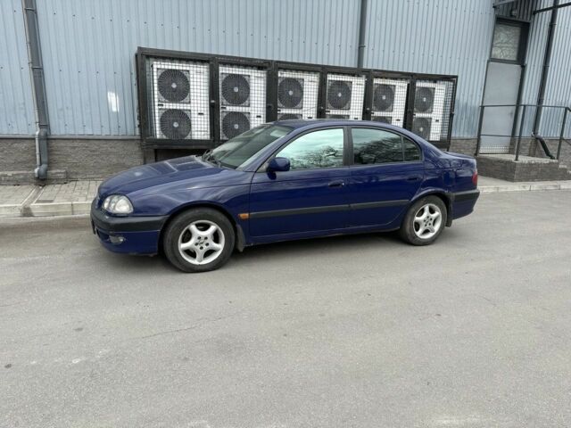 Синий Тойота Авенсис, объемом двигателя 2 л и пробегом 503 тыс. км за 2999 $, фото 3 на Automoto.ua
