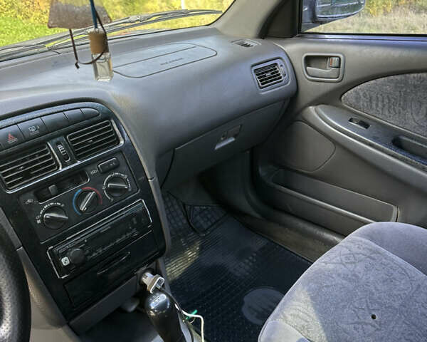 Синий Тойота Авенсис, объемом двигателя 1.59 л и пробегом 507 тыс. км за 3000 $, фото 7 на Automoto.ua