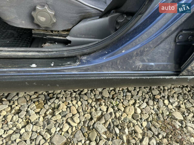 Синий Тойота Авенсис, объемом двигателя 1.59 л и пробегом 507 тыс. км за 3000 $, фото 8 на Automoto.ua