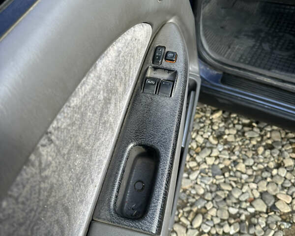 Синий Тойота Авенсис, объемом двигателя 1.59 л и пробегом 507 тыс. км за 3000 $, фото 10 на Automoto.ua