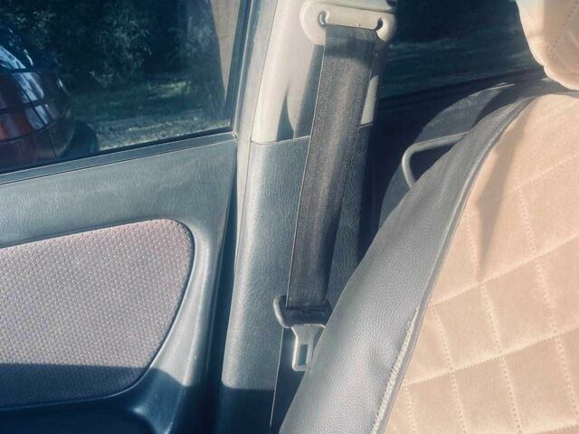 Синий Тойота Авенсис, объемом двигателя 2 л и пробегом 285 тыс. км за 2800 $, фото 5 на Automoto.ua