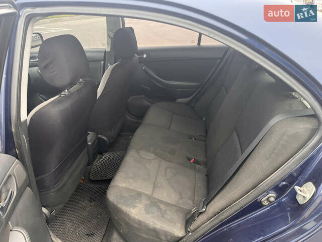 Синий Тойота Авенсис, объемом двигателя 1.6 л и пробегом 315 тыс. км за 3700 $, фото 10 на Automoto.ua
