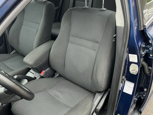 Синий Тойота Авенсис, объемом двигателя 1.8 л и пробегом 250 тыс. км за 4200 $, фото 13 на Automoto.ua