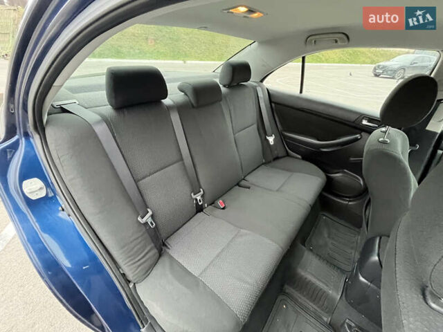 Синій Тойота Авенсіс, об'ємом двигуна 1.8 л та пробігом 250 тис. км за 4200 $, фото 17 на Automoto.ua