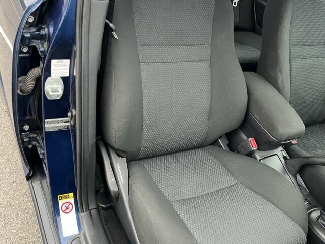 Синий Тойота Авенсис, объемом двигателя 1.8 л и пробегом 250 тыс. км за 4200 $, фото 16 на Automoto.ua