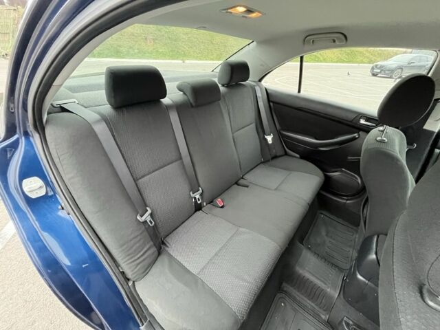 Синий Тойота Авенсис, объемом двигателя 1.8 л и пробегом 250 тыс. км за 4200 $, фото 18 на Automoto.ua